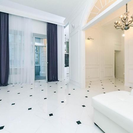 Luxury Beatiful Apartment On Pyshkinska Street เคียฟ ภายนอก รูปภาพ