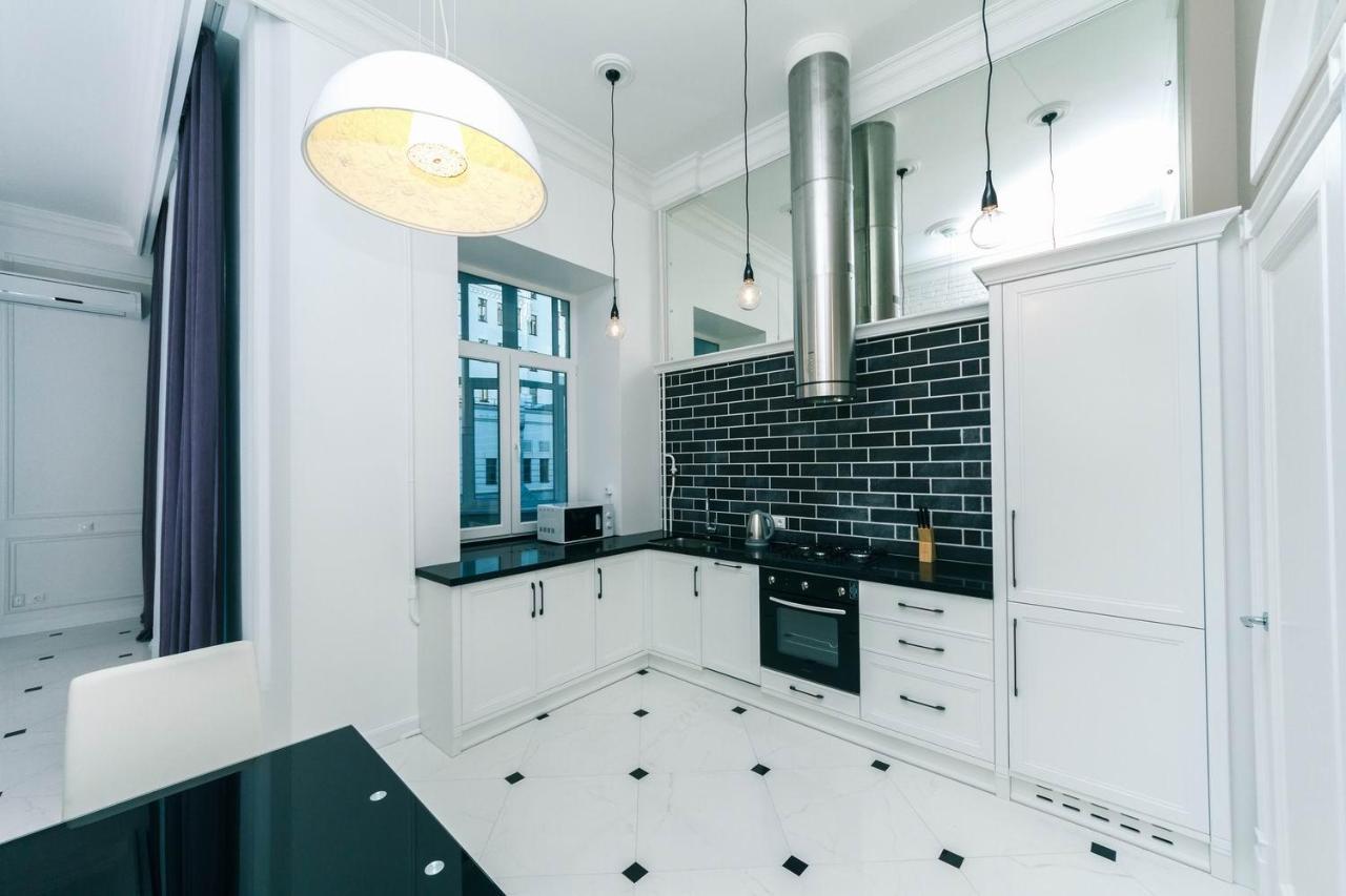 Luxury Beatiful Apartment On Pyshkinska Street เคียฟ ภายนอก รูปภาพ