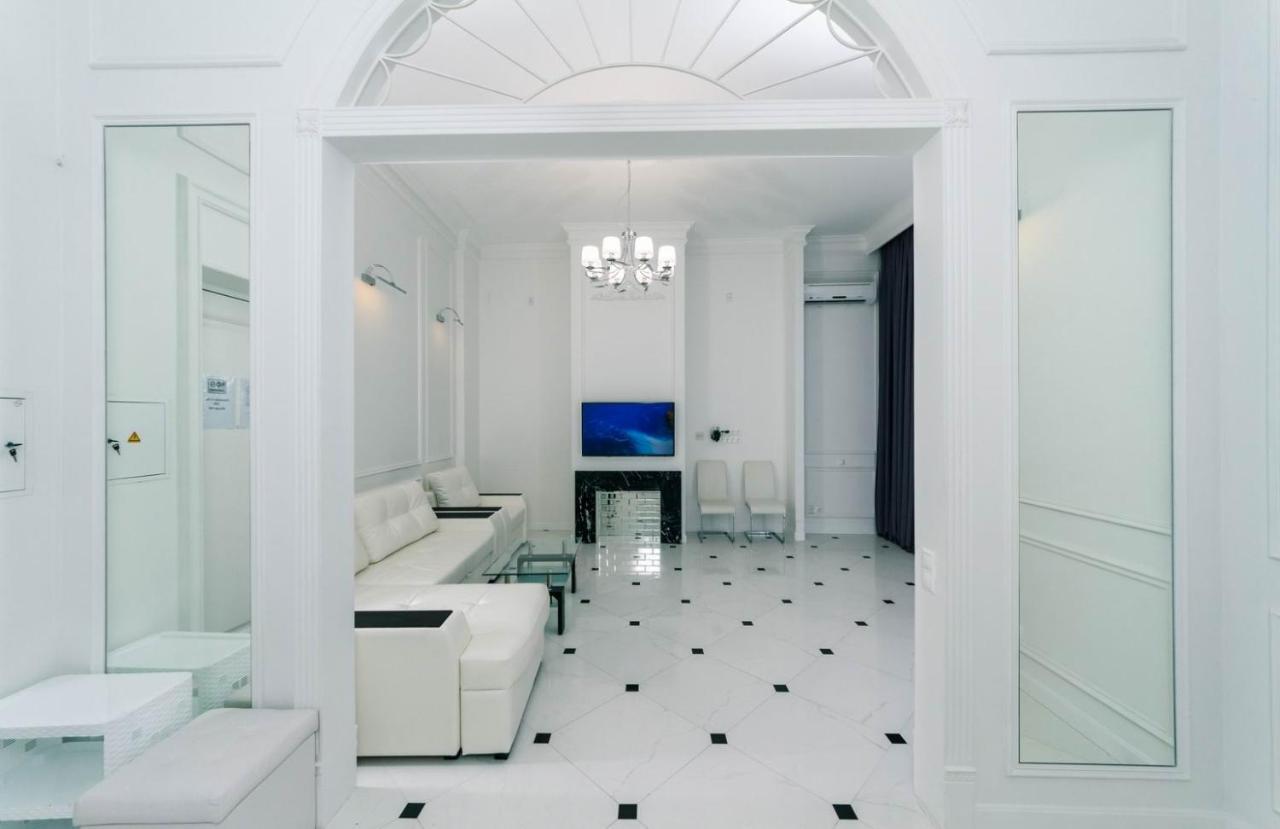 Luxury Beatiful Apartment On Pyshkinska Street เคียฟ ภายนอก รูปภาพ