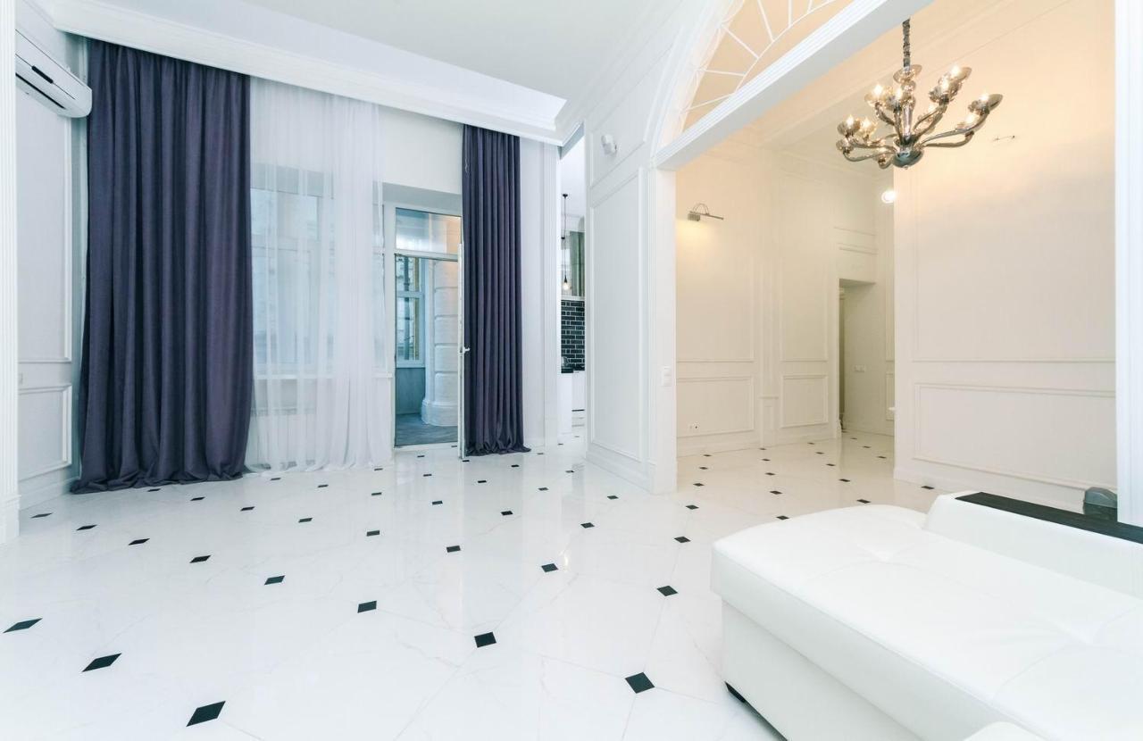 Luxury Beatiful Apartment On Pyshkinska Street เคียฟ ภายนอก รูปภาพ