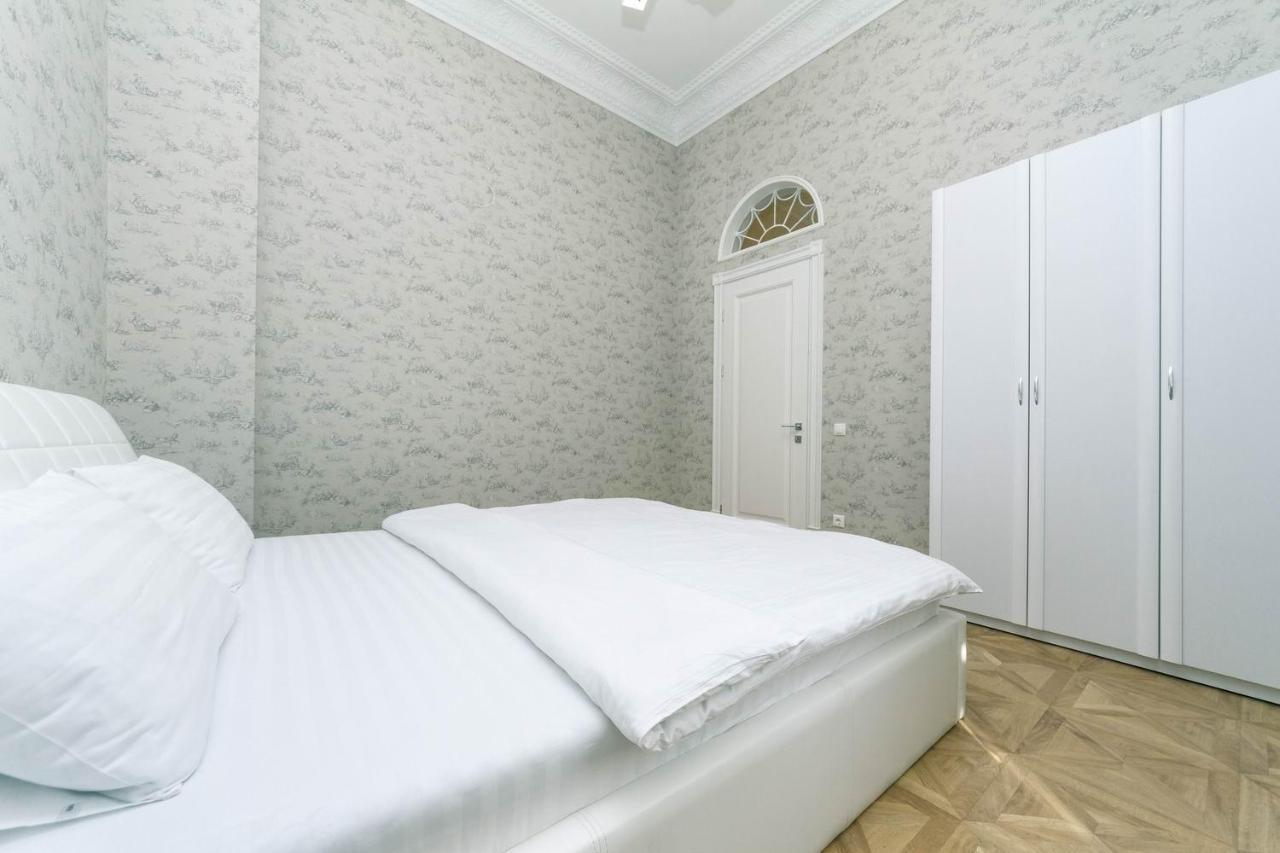 Luxury Beatiful Apartment On Pyshkinska Street เคียฟ ภายนอก รูปภาพ
