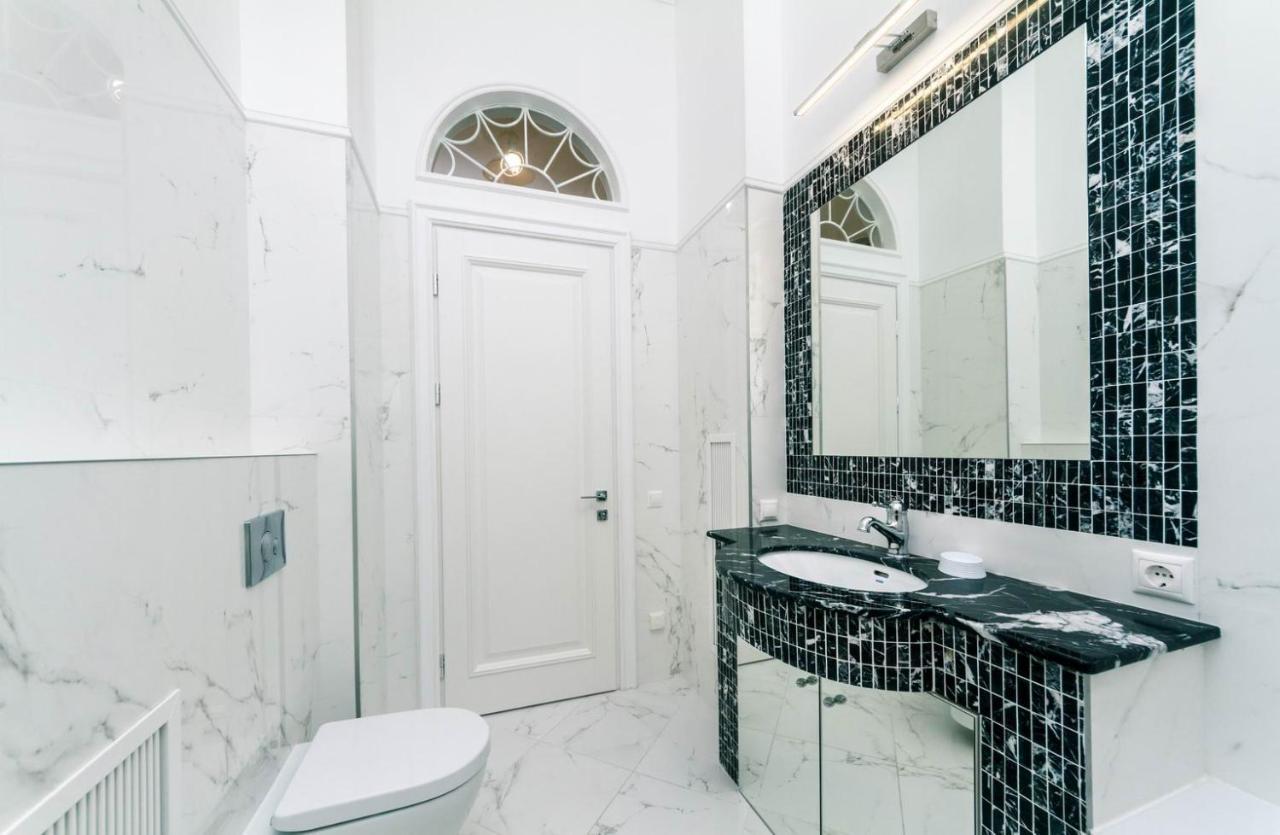 Luxury Beatiful Apartment On Pyshkinska Street เคียฟ ภายนอก รูปภาพ