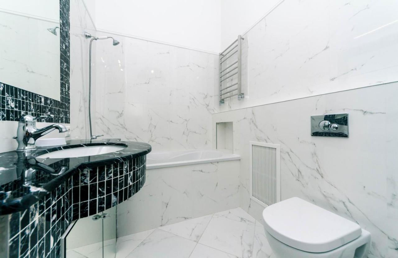 Luxury Beatiful Apartment On Pyshkinska Street เคียฟ ภายนอก รูปภาพ
