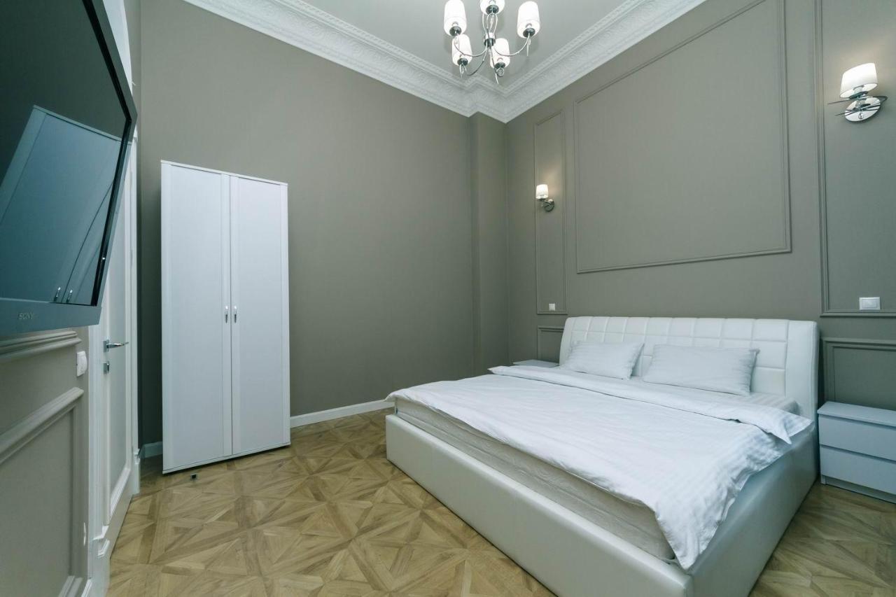 Luxury Beatiful Apartment On Pyshkinska Street เคียฟ ภายนอก รูปภาพ