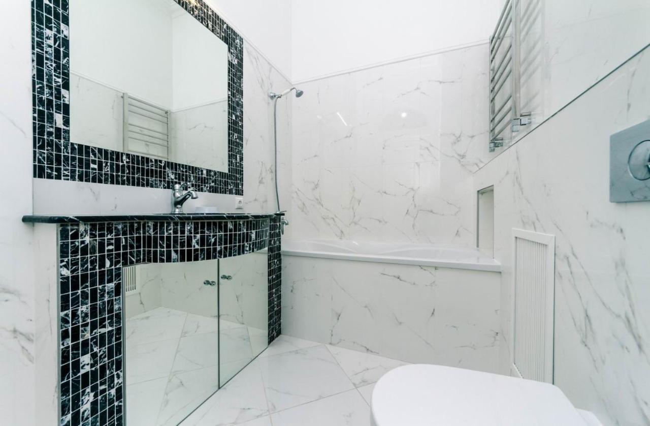 Luxury Beatiful Apartment On Pyshkinska Street เคียฟ ภายนอก รูปภาพ