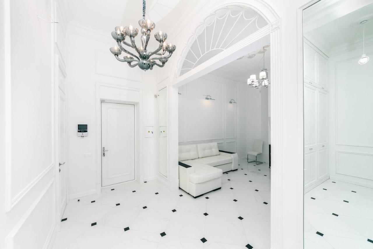 Luxury Beatiful Apartment On Pyshkinska Street เคียฟ ภายนอก รูปภาพ