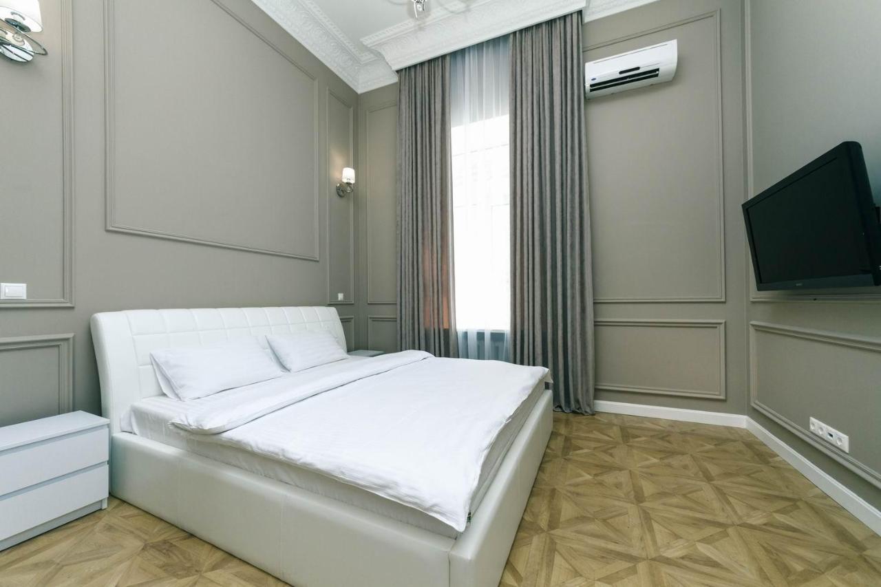 Luxury Beatiful Apartment On Pyshkinska Street เคียฟ ภายนอก รูปภาพ