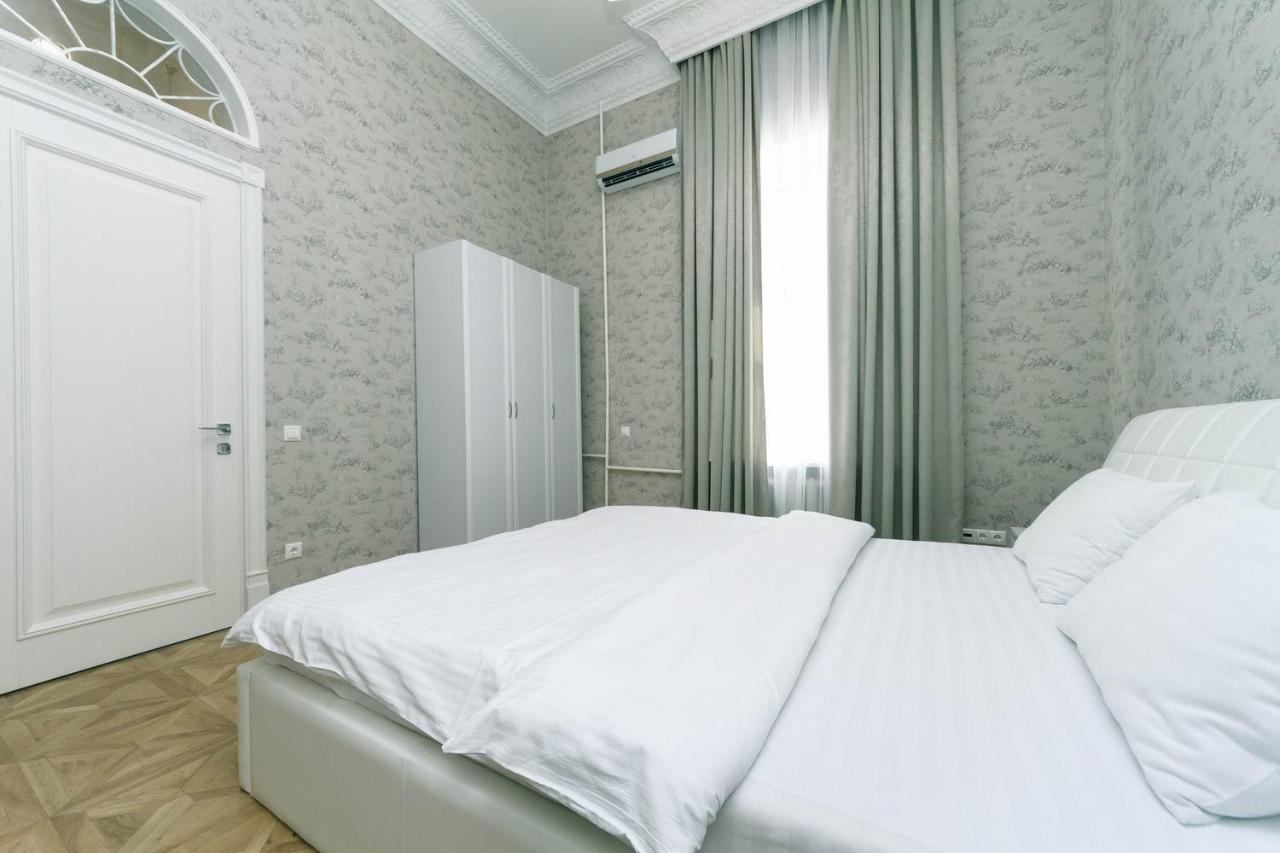 Luxury Beatiful Apartment On Pyshkinska Street เคียฟ ภายนอก รูปภาพ